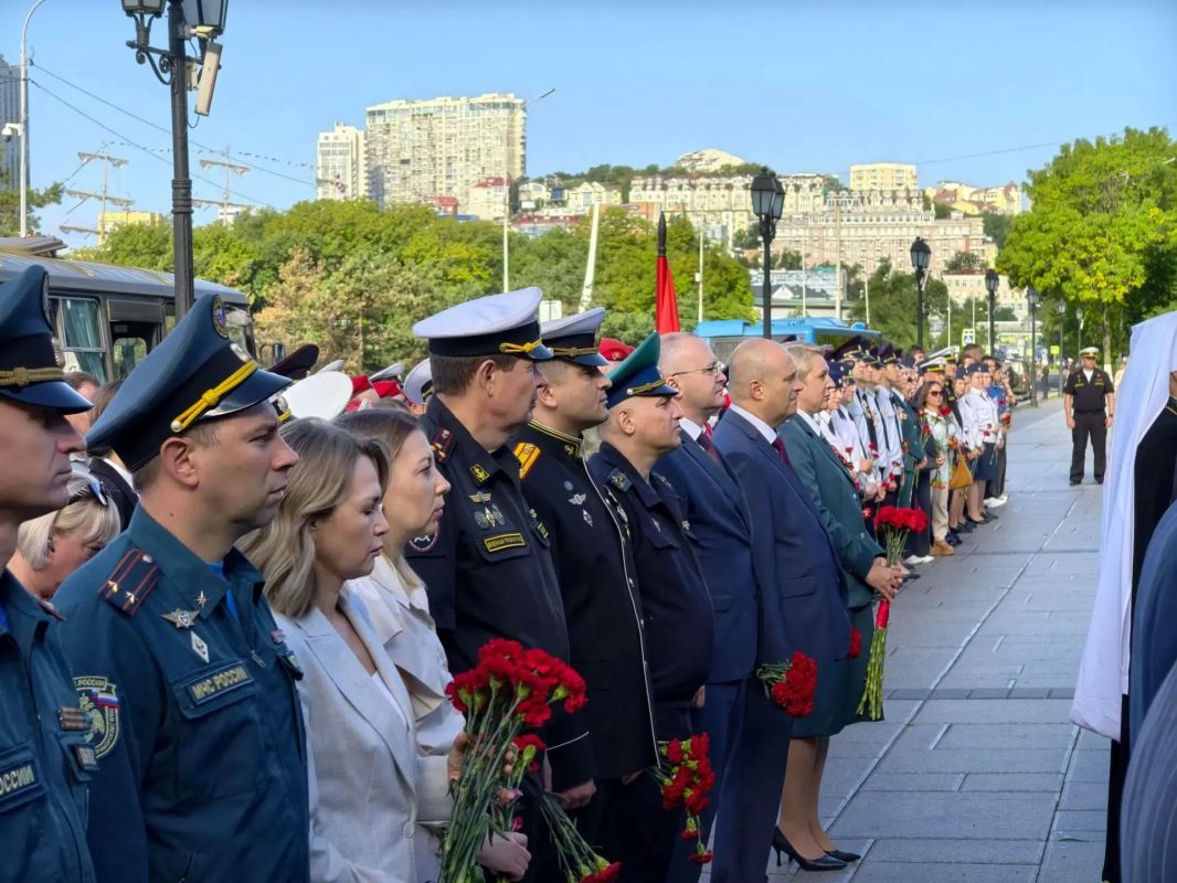 В г. Владивостоке сотрудники военных следственных органов Следственного комитета Российской Федерации приняли участие в памятных мероприятиях В г. Владивостоке сотрудники военных следственных органов Следственного комитета Российской Федерации приняли участие в памятных мероприятиях