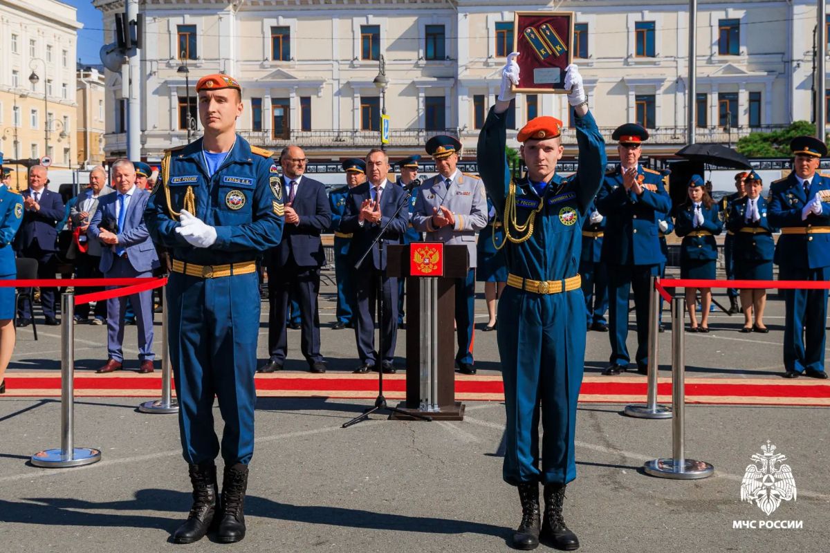 Сердца, готовые к подвигу: новое поколение спасателей приняли присягу Сердца, готовые к подвигу: новое поколение спасателей приняли присягу