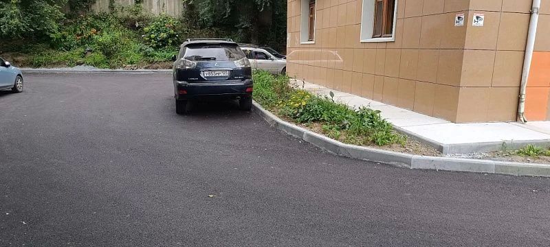 Обновленный двор на Баляева, 3 во Владивостоке: завершился ремонт дороги Обновленный двор на Баляева, 3 во Владивостоке: завершился ремонт дороги