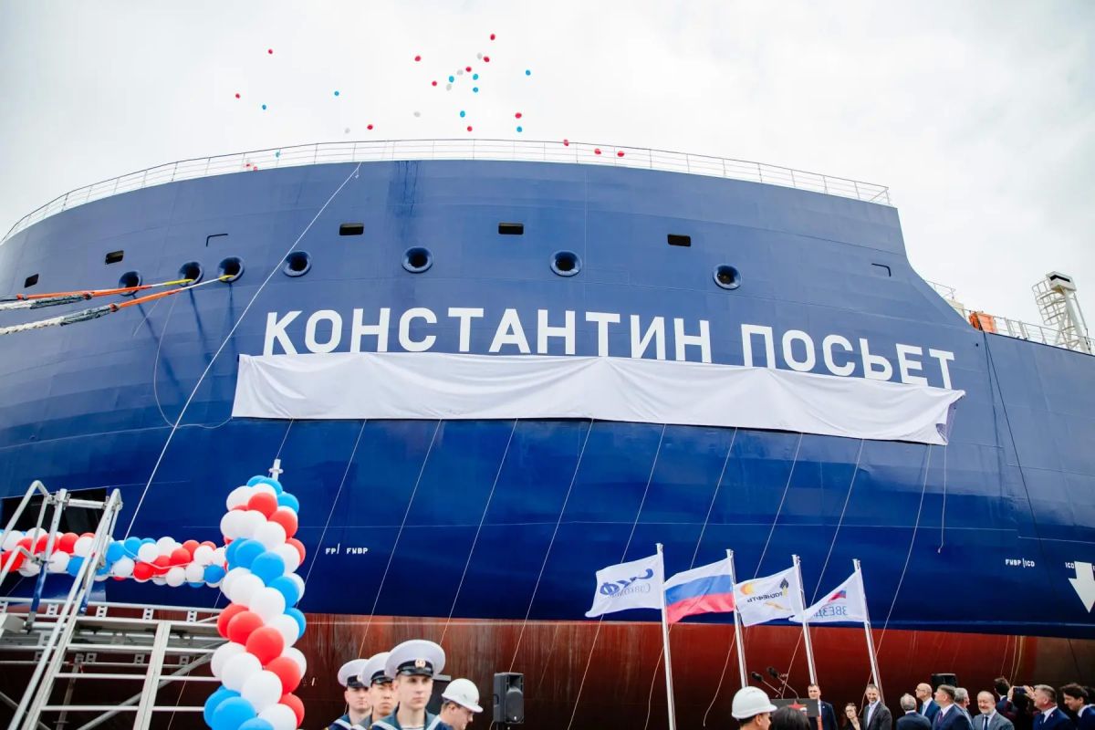 ПРОДОЛЖАЕМ СЛЕДИТЬ ЗА ТАНКЕРОМ-ГАЗОВОЗОМ "КОНСТАНТИН ПОСЬЕТ" ПРОДОЛЖАЕМ СЛЕДИТЬ ЗА ТАНКЕРОМ-ГАЗОВОЗОМ "КОНСТАНТИН ПОСЬЕТ"