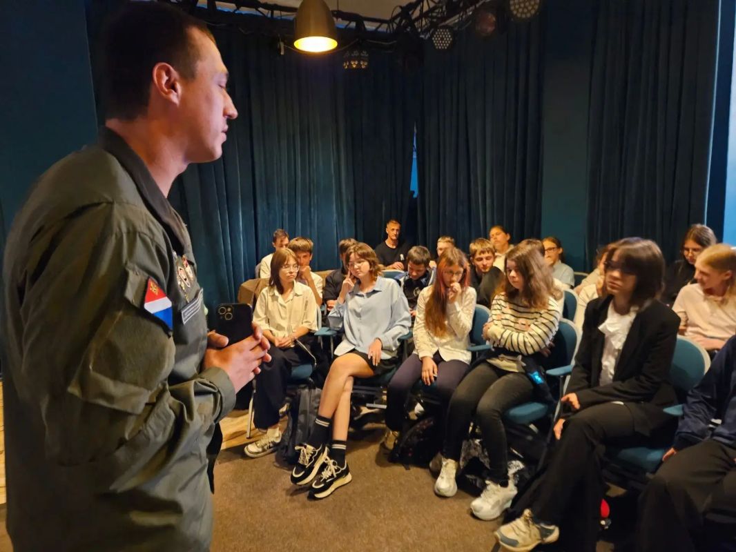 В Театре кукол почтили память павших В Театре кукол почтили память павших