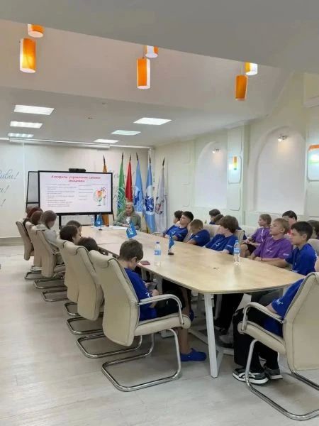Член Общественного совета при УМВД России по Приморскому краю встретилась с участниками Всероссийского конкурса «Большая перемена»