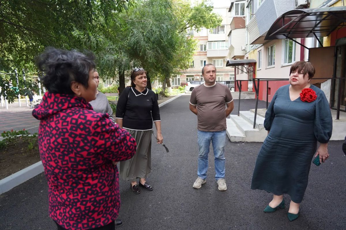 В Уссурийске приняли отремонтированные подъезды и дворы В Уссурийске приняли отремонтированные подъезды и дворы