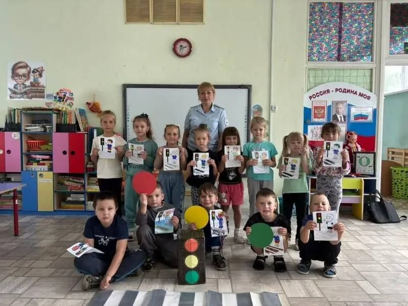 Полиция на страже детства. В Дальнереченске Приморского края сотрудники Госавтоинспекции провели уроки дорожной грамотности Полиция на страже детства. В Дальнереченске Приморского края сотрудники Госавтоинспекции провели уроки дорожной грамотности