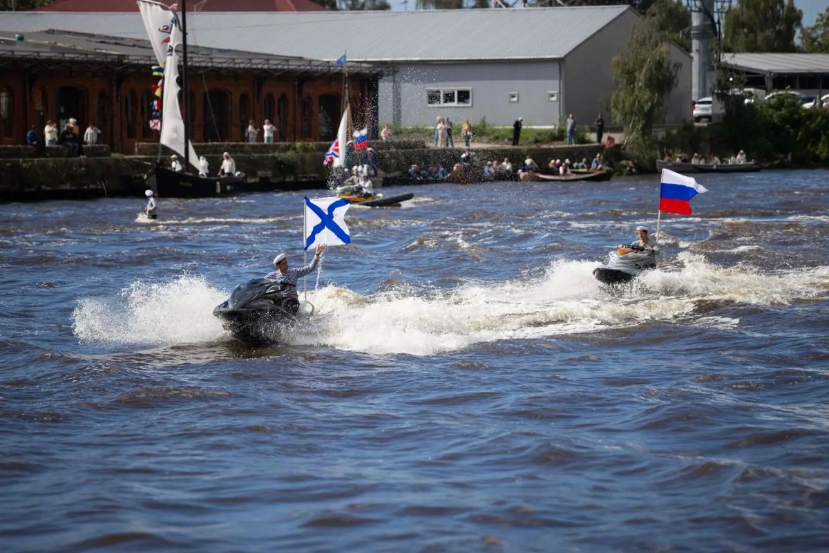 К 330-летию Военно-морского флота и 80-летию Калининградской области! К 330-летию Военно-морского флота и 80-летию Калининградской области!
