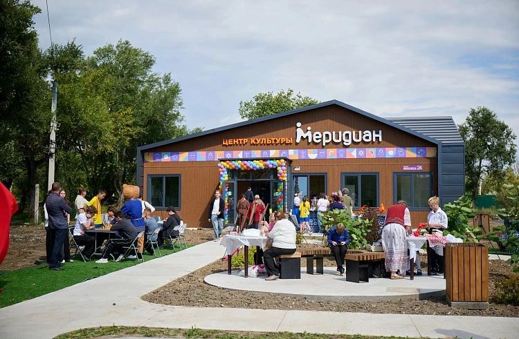 В селе Лётно-Хвалынское Спасского муниципального округа открыли два новых социальных объекта — модульный Дом культуры «Меридиан» и спортивный зал «Авиатор» В селе Лётно-Хвалынское Спасского муниципального округа открыли два новых социальных объекта — модульный Дом культуры «Меридиан» и спортивный зал «Авиатор»