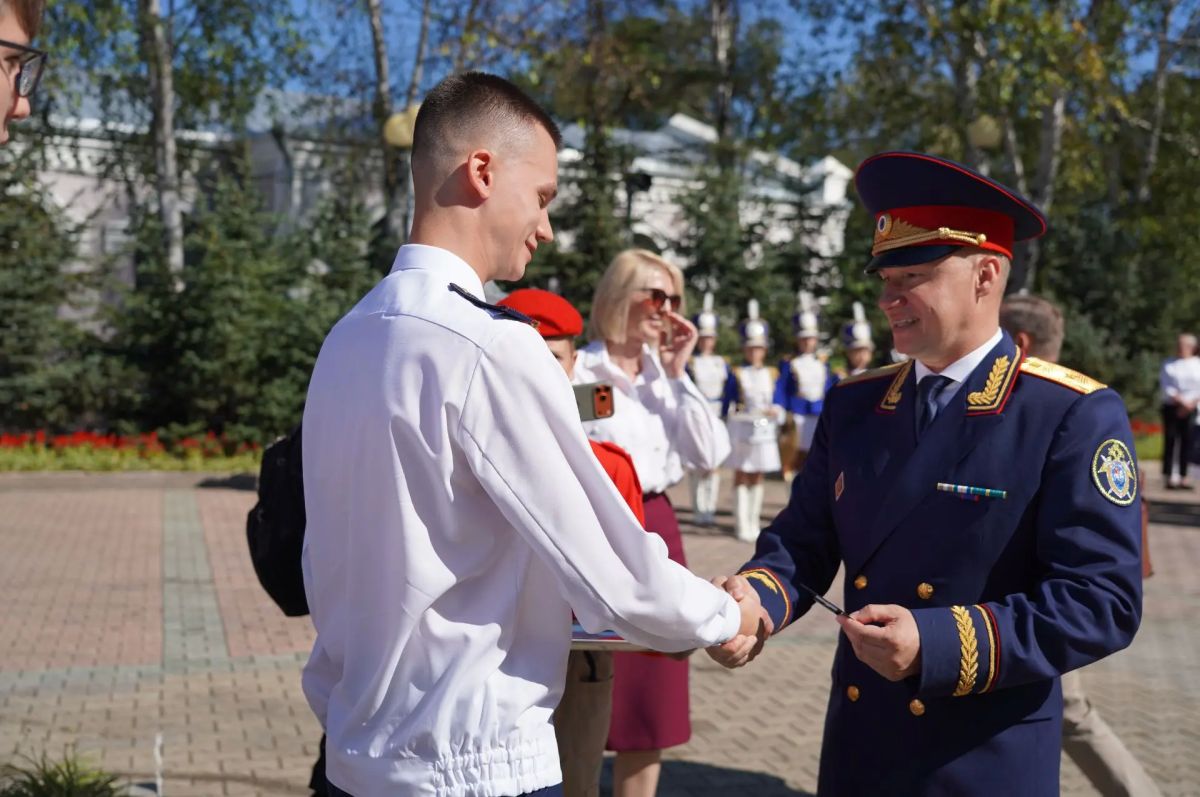 В Уссурийске присягу приняли кадеты классов следственного комитета Сегодня на площади Победы состоялось торжественное принятие присяги кадетами классов следственного комитета В Уссурийске присягу приняли кадеты классов следственного комитета Сегодня на площади Победы состоялось торжественное принятие присяги кадетами классов следственного комитета