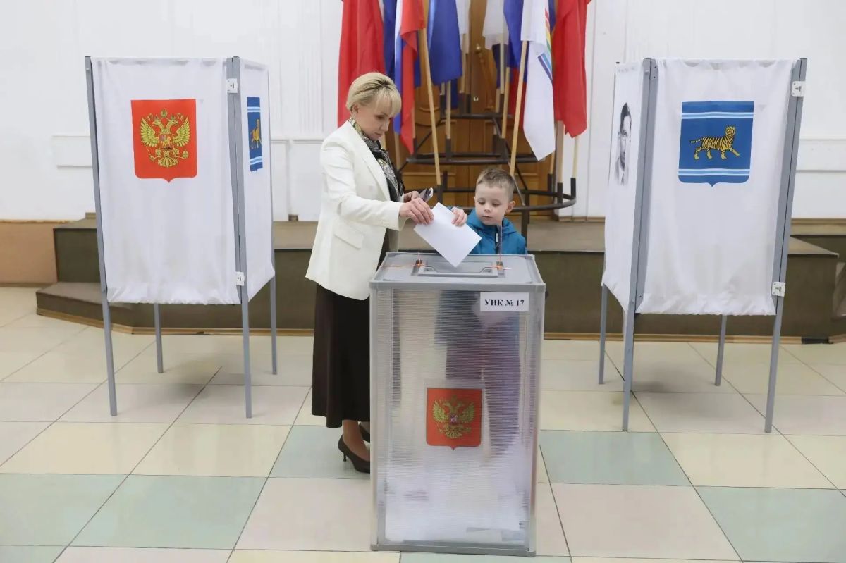 Губернаторы-секретари реготделений Единой России проголосовали на выборах на Дальнем Востоке и в Сибири Губернаторы-секретари реготделений Единой России проголосовали на выборах на Дальнем Востоке и в Сибири