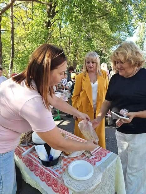 Благотворительная ярмарка в школе №1 Арсеньева помогла собрать средства для бойцов Благотворительная ярмарка в школе №1 Арсеньева помогла собрать средства для бойцов