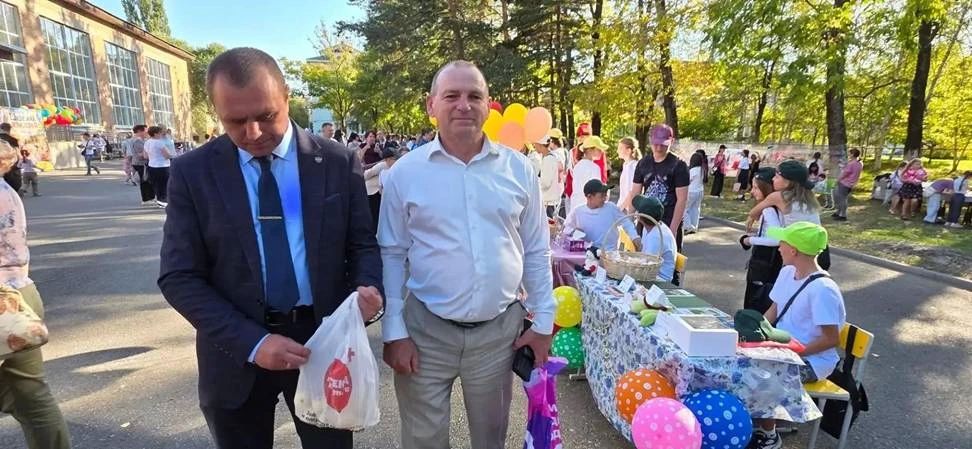 Благотворительная ярмарка в школе №1 Арсеньева помогла собрать средства для бойцов Благотворительная ярмарка в школе №1 Арсеньева помогла собрать средства для бойцов