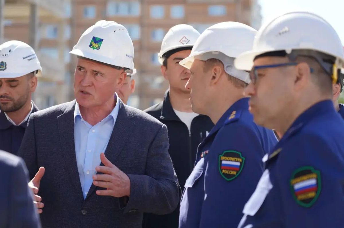 Евгений Корж: Сегодня вместе с заместителем Генерального прокурора Российской Федерации Виктором Мельником посетили строительство школы по ул. Чичерина Евгений Корж: Сегодня вместе с заместителем Генерального прокурора Российской Федерации Виктором Мельником посетили строительство школы по ул. Чичерина