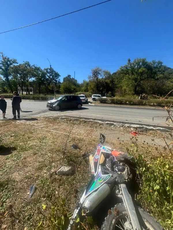 В Приморье двое подростков пострадали в ДТП на мотоцикле В Приморье двое подростков пострадали в ДТП на мотоцикле