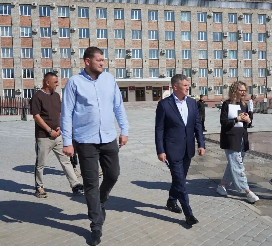 Глава округа Евгений Корж посетил строящиеся и ремонтируемые объекты города Глава округа Евгений Корж посетил строящиеся и ремонтируемые объекты города