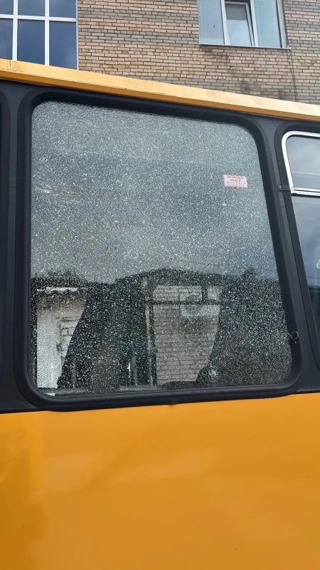 Подросток выстрелил в школьный автобус в Приморье Подросток выстрелил в школьный автобус в Приморье