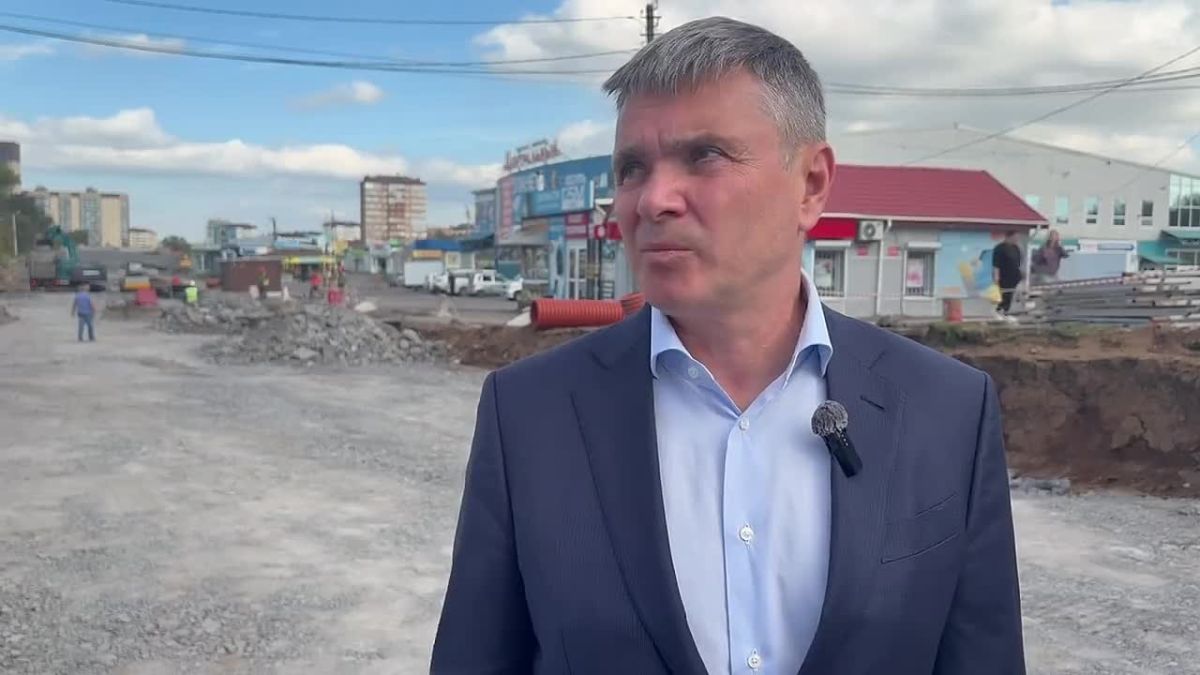 Глава округа Евгений Корж посетил строящиеся и ремонтируемые объекты города