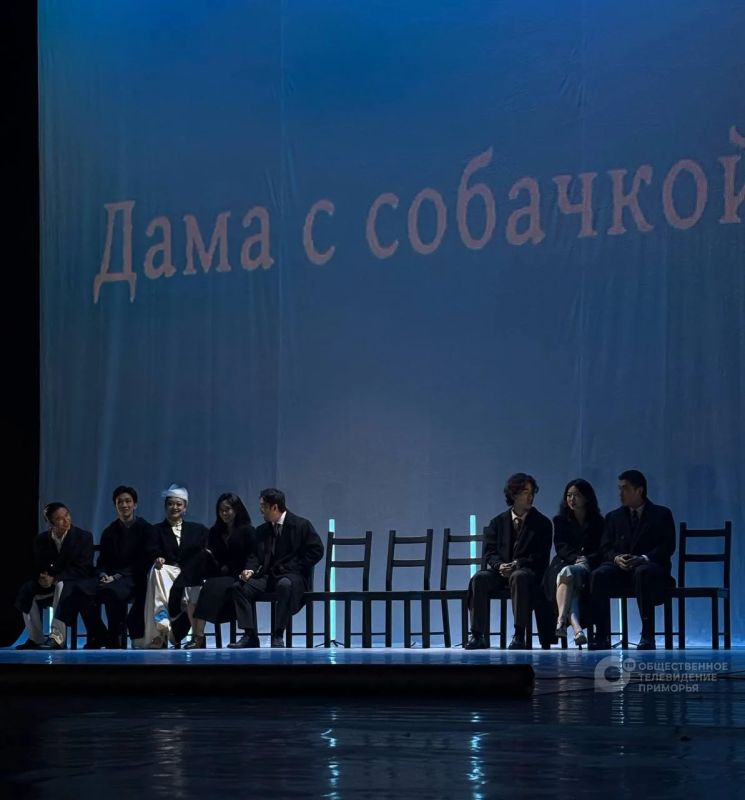 Чехов, сцена, арбуз. Приморцы увидели необычную постановку в исполнении китайских артистов Международный Тихоокеанский театральный фестиваль представил 13 спектаклей из разных стран