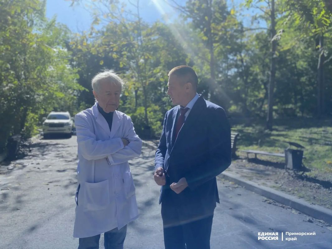 Александр Щербаков поддержал юных пациентов краевого центра Александр Щербаков поддержал юных пациентов краевого центра