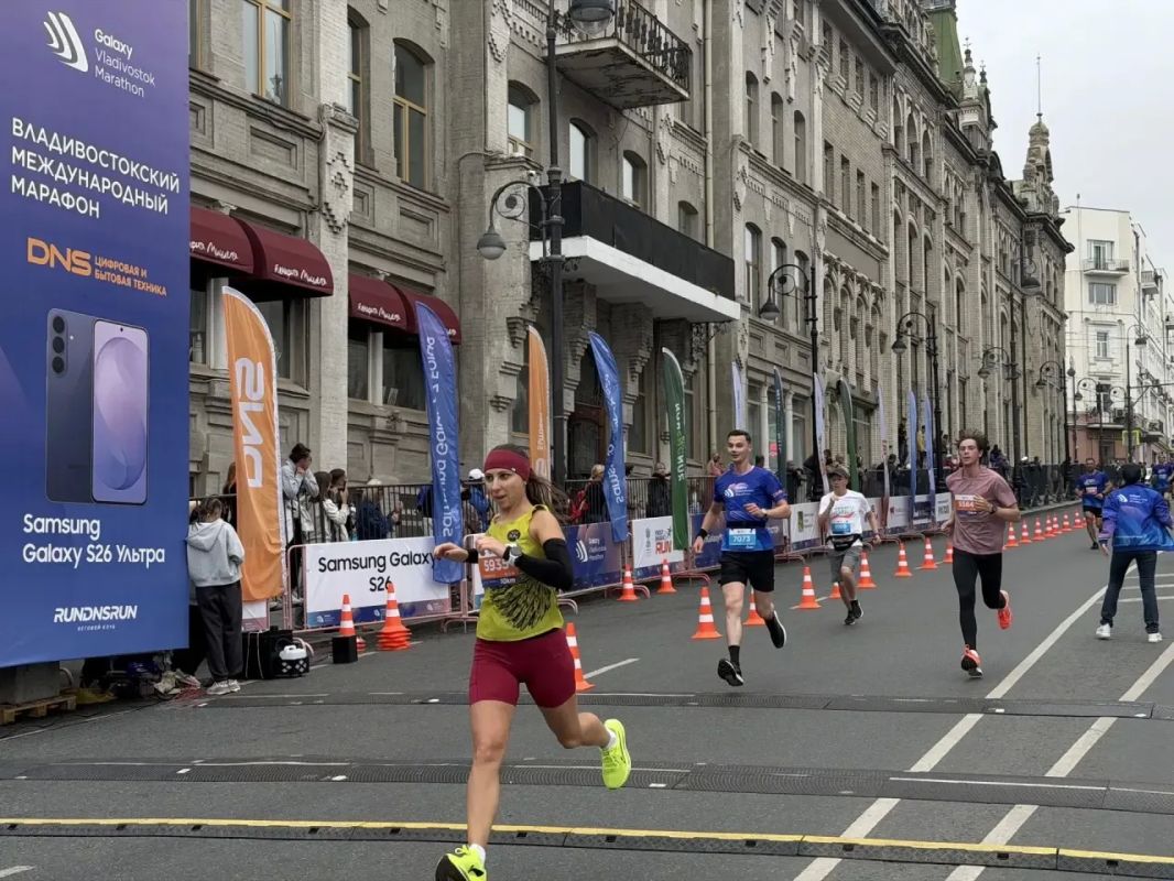 Во Владивостоке проходит юбилейный Galaxy Vladivostok Marathon Во Владивостоке проходит юбилейный Galaxy Vladivostok Marathon