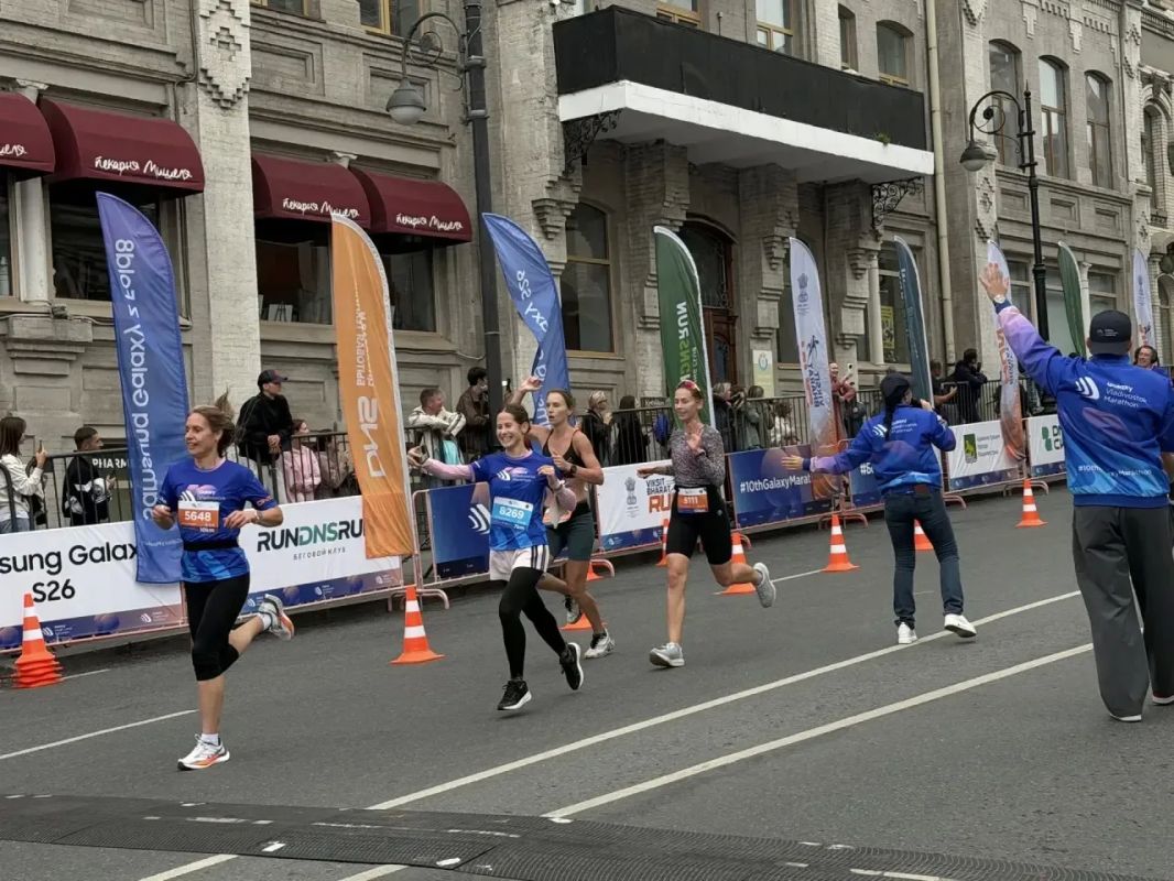 Во Владивостоке проходит юбилейный Galaxy Vladivostok Marathon Во Владивостоке проходит юбилейный Galaxy Vladivostok Marathon
