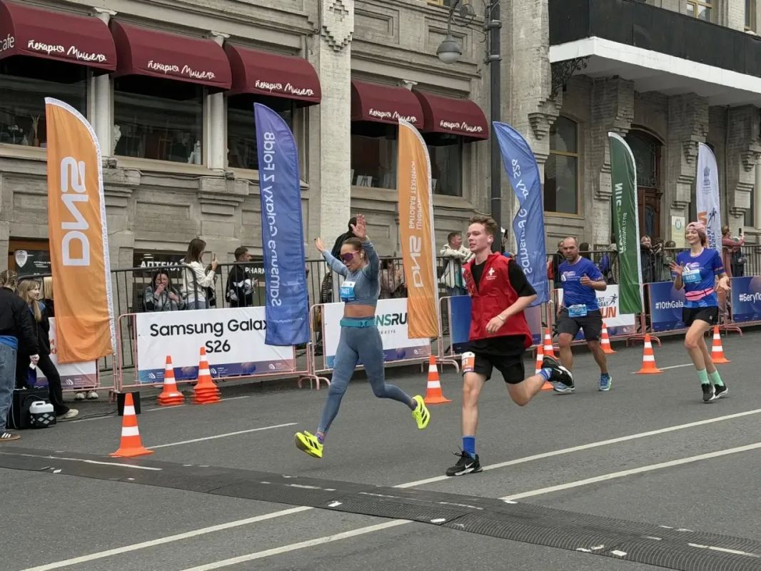 Во Владивостоке проходит юбилейный Galaxy Vladivostok Marathon Во Владивостоке проходит юбилейный Galaxy Vladivostok Marathon