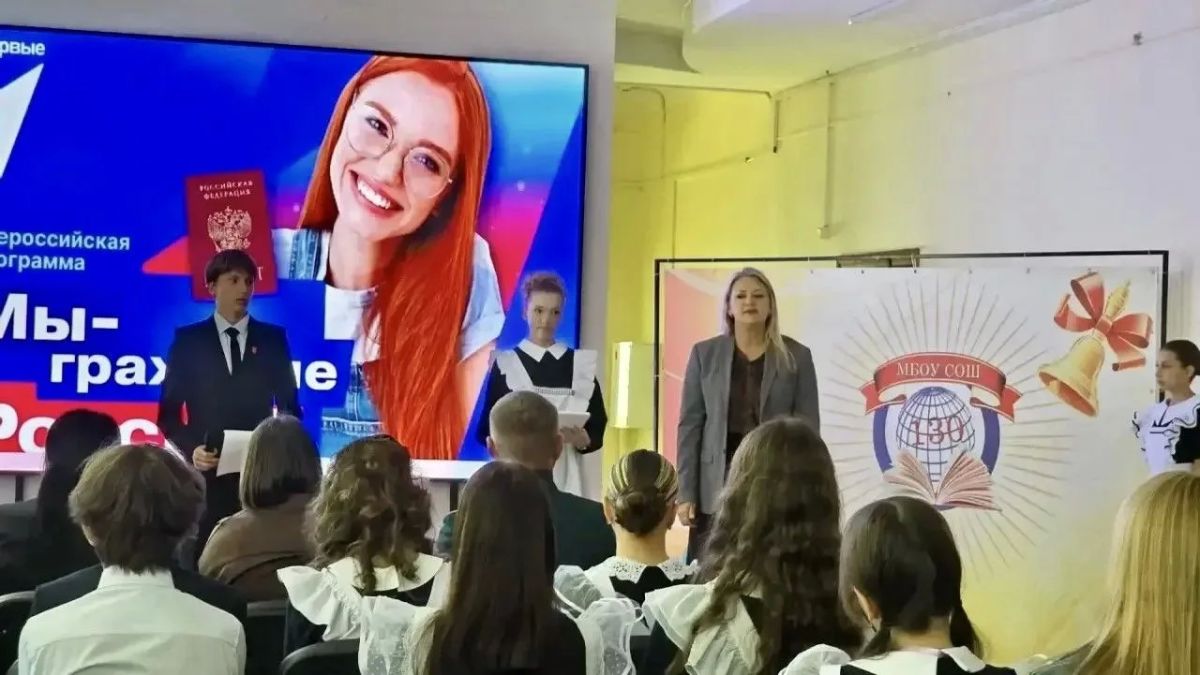 В школе № 130 к началу учебного года подключён светодиодный экран В школе № 130 к началу учебного года подключён светодиодный экран