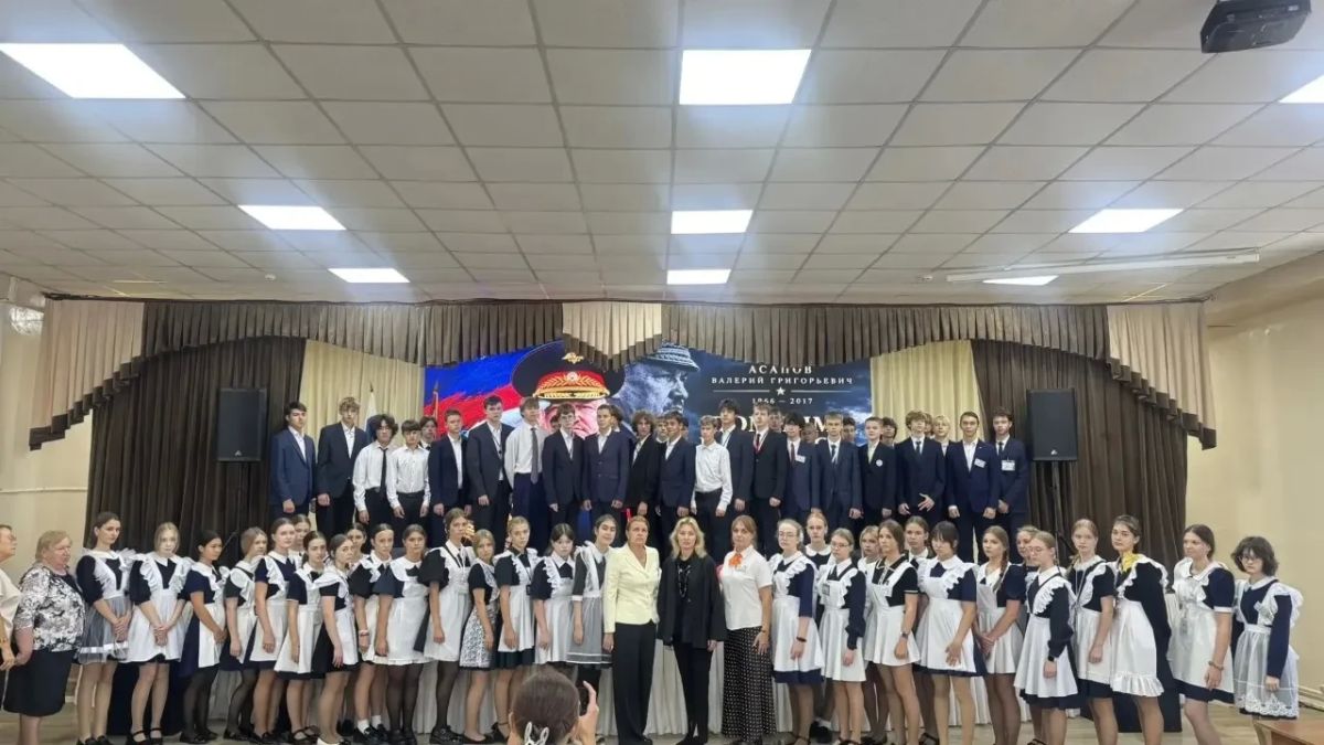 Памяти Героя: в школе № 25 почтили подвиг Валерия Асапова Памяти Героя: в школе № 25 почтили подвиг Валерия Асапова
