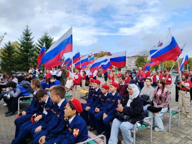 В Артеме Приморского края прошла акция «Мы - граждане России» В Артеме Приморского края прошла акция «Мы - граждане России»