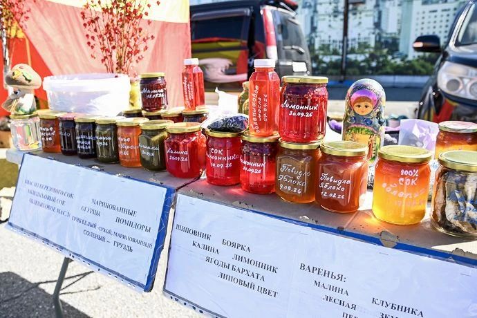 Осенняя ярмарка в Находке встречает гостей теплом и песнями Осенняя ярмарка в Находке встречает гостей теплом и песнями