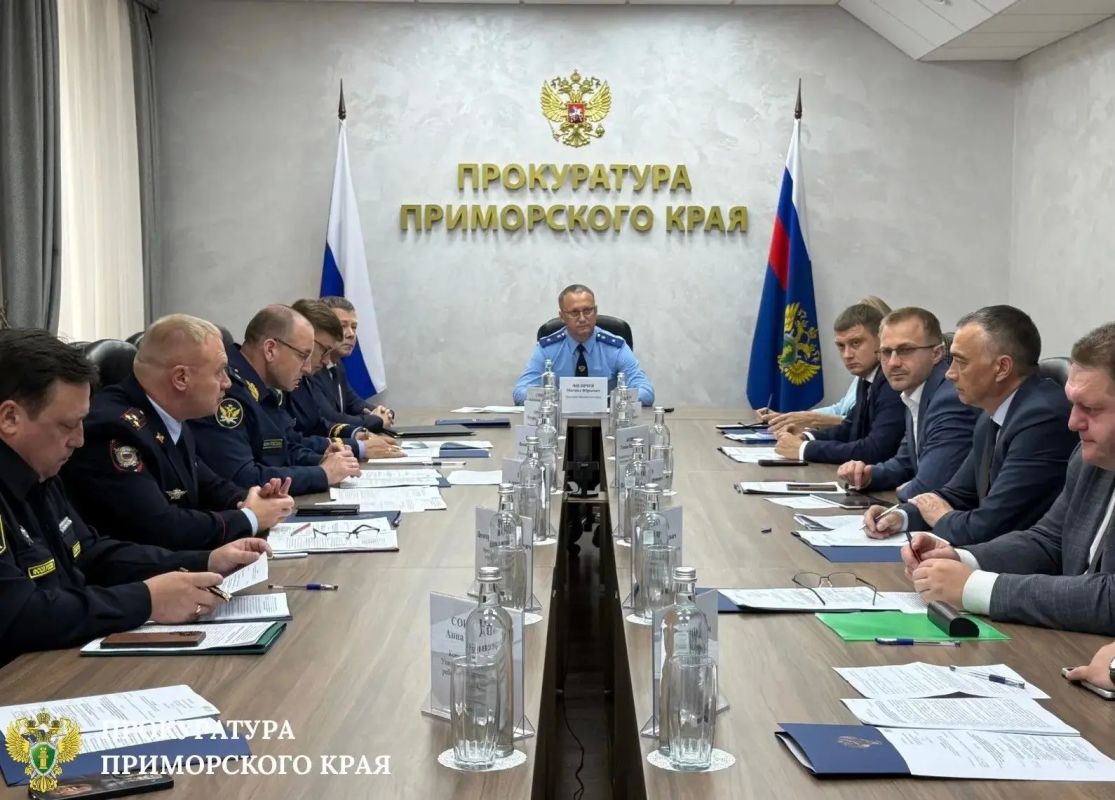 Директор департамента по координации правоохранительной деятельности Приморского края, председатель Приморской краевой межведомственной комиссии по делам несовершеннолетних и защите их прав Валерий Исаченко выступил с...