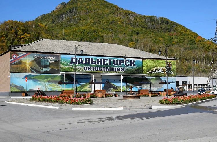 Дворы и детские площадки обновляют в Приморье благодаря жителям Дворы и детские площадки обновляют в Приморье благодаря жителям