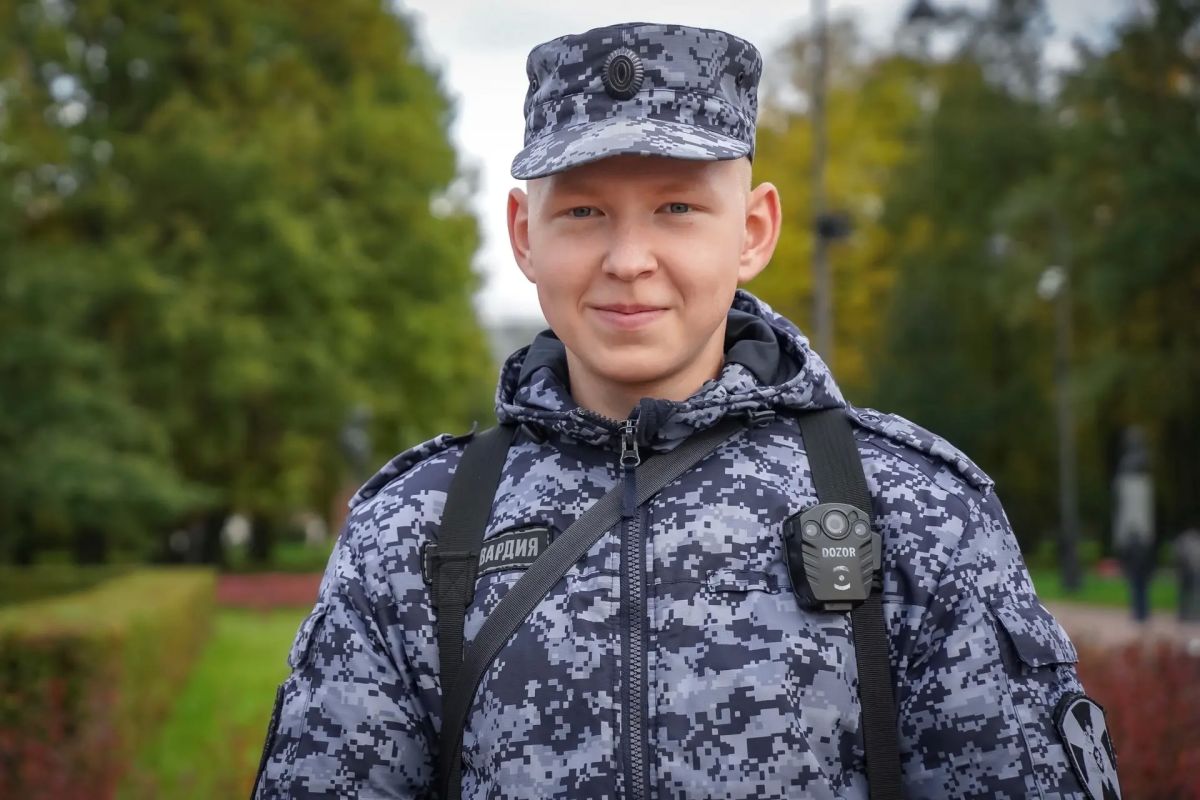Сегодня на петербургском стадионе «СКА Арена» военнослужащие специального моторизованного Измайловского полка Северо-Западного округа Росгвардии и сотрудники ОМОН «Бастион» Росгвардии обеспечивают безопасность болельщиков... Сегодня на петербургском стадионе «СКА Арена» военнослужащие специального моторизованного Измайловского полка Северо-Западного округа Росгвардии и сотрудники ОМОН «Бастион» Росгвардии обеспечивают безопасность болельщиков...