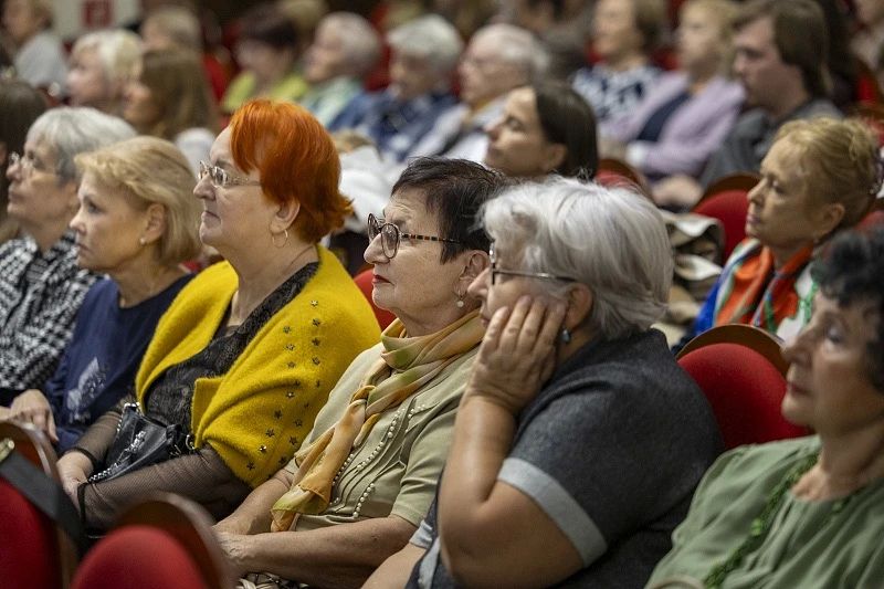 С Днем музыки и Днем учителя поздравили сотрудников школ искусств Владивостока С Днем музыки и Днем учителя поздравили сотрудников школ искусств Владивостока