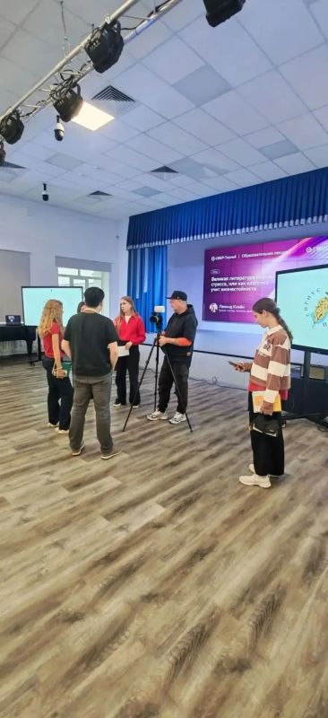 В «Сириус.Приморье» Леонид Клейн рассказал школьникам, как классика помогает справляться со стрессом В «Сириус.Приморье» Леонид Клейн рассказал школьникам, как классика помогает справляться со стрессом