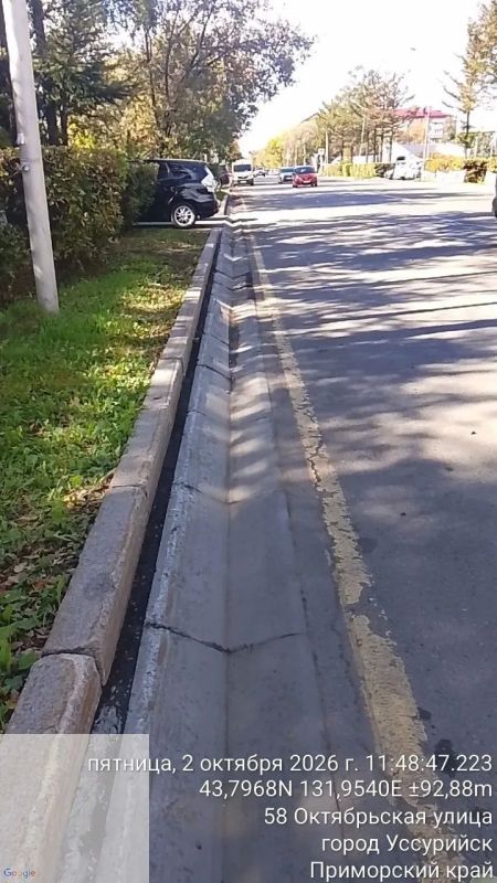 В Уссурийске продолжаются работы по содержанию ливневой канализации и благоустройству