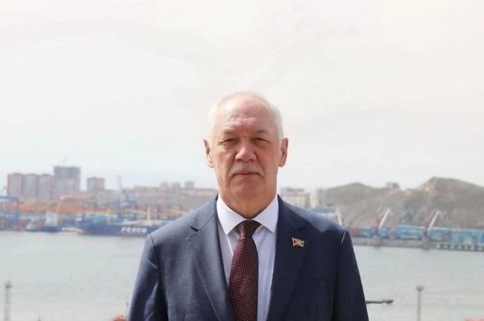 Председатель думы города Владивостока Андрей Брик поздравил жителей Владивостока с Днем учителя