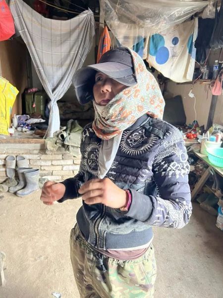 В Октябрьском районе Приморья полиция выдворила двух лже-туристок из Азии В Октябрьском районе Приморья полиция выдворила двух лже-туристок из Азии