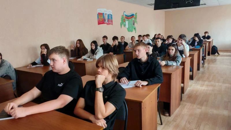 В Уссурийске Приморского края будущим студентам-правоведам рассказали о службе в полиции В Уссурийске Приморского края будущим студентам-правоведам рассказали о службе в полиции