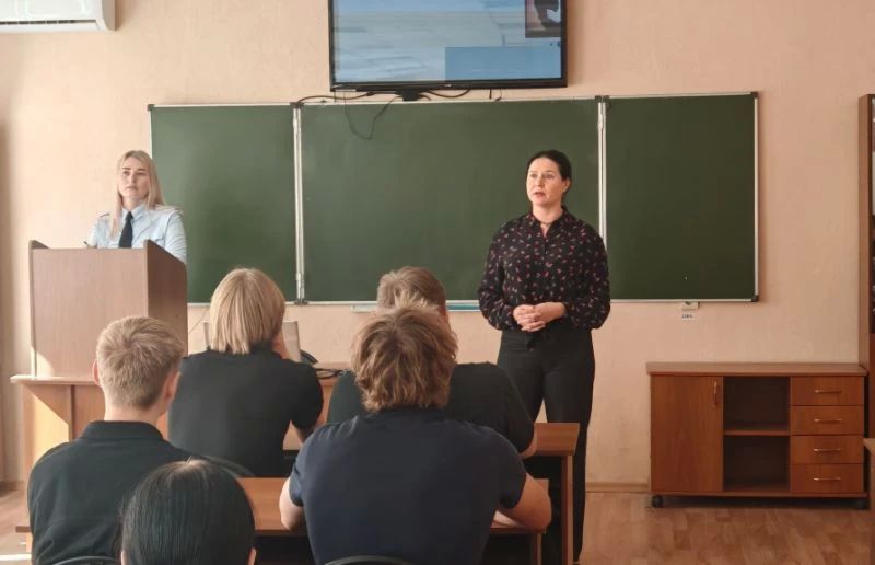 В Уссурийске Приморского края будущим студентам-правоведам рассказали о службе в полиции
