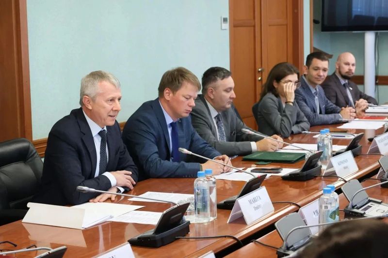 Врио главы УМВД Приморья Алексей Попов принял участие в рабочей встрече с заместителем секретаря КПК провинции Хэйлунцзян Врио главы УМВД Приморья Алексей Попов принял участие в рабочей встрече с заместителем секретаря КПК провинции Хэйлунцзян