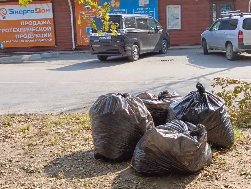 Уссурийские теплосети наводят порядок на улице Фрунзе Уссурийские теплосети наводят порядок на улице Фрунзе