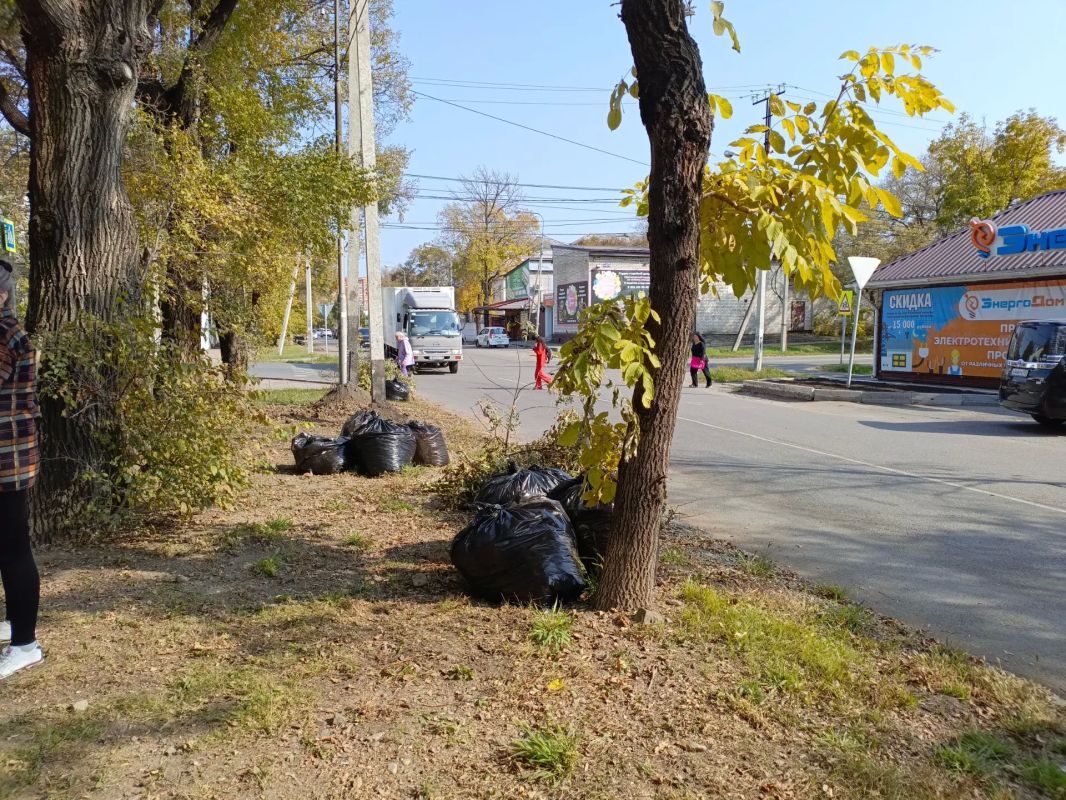 Уссурийские теплосети наводят порядок на улице Фрунзе Уссурийские теплосети наводят порядок на улице Фрунзе