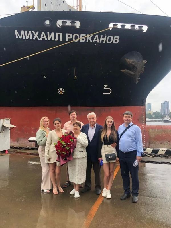10 ОКТЯБРЯ - ДЕНЬ РОЖДЕНИЯ ВЛАДИВОСТОКСКОГО МОРСКОГО ТОРГОВОГО ПОРТА 10 ОКТЯБРЯ - ДЕНЬ РОЖДЕНИЯ ВЛАДИВОСТОКСКОГО МОРСКОГО ТОРГОВОГО ПОРТА