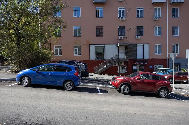 На улице Алеутской, 61- 65б сделали новую дорогу На улице Алеутской, 61- 65б сделали новую дорогу