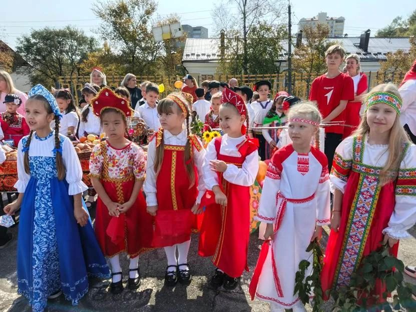 Фестиваль народов России прошел в школе «Лидер-2» Находки Фестиваль народов России прошел в школе «Лидер-2» Находки