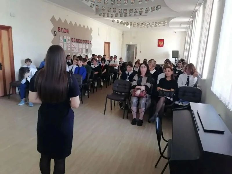 «Сообщи, где торгуют смертью!»: в Приморском крае полицейские Уссурийска и медики проводят просветительские мероприятия с подрастающим поколением «Сообщи, где торгуют смертью!»: в Приморском крае полицейские Уссурийска и медики проводят просветительские мероприятия с подрастающим поколением