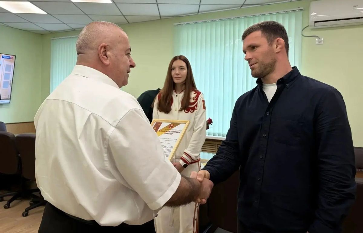 Магомед Терчиев поздравил уссурийских чемпионов Магомед Терчиев поздравил уссурийских чемпионов