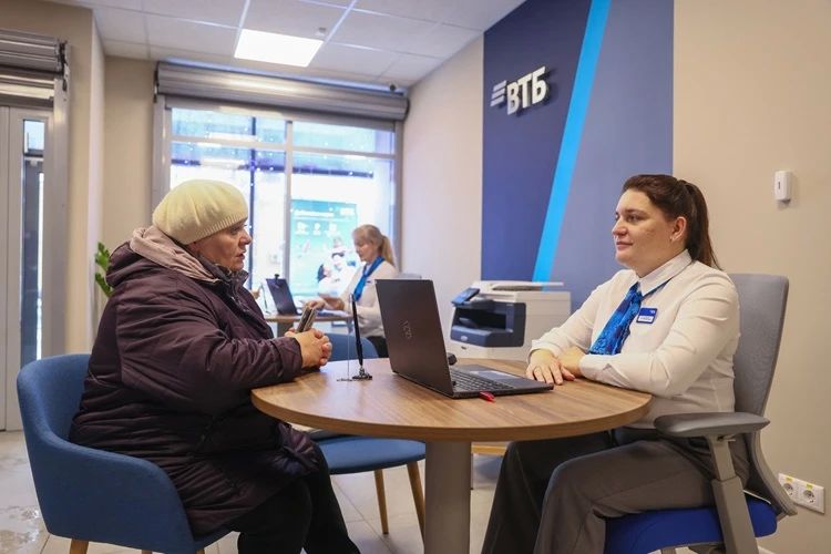 ВТБ: защиту от мошенников чаще подключают пожилым родителям
