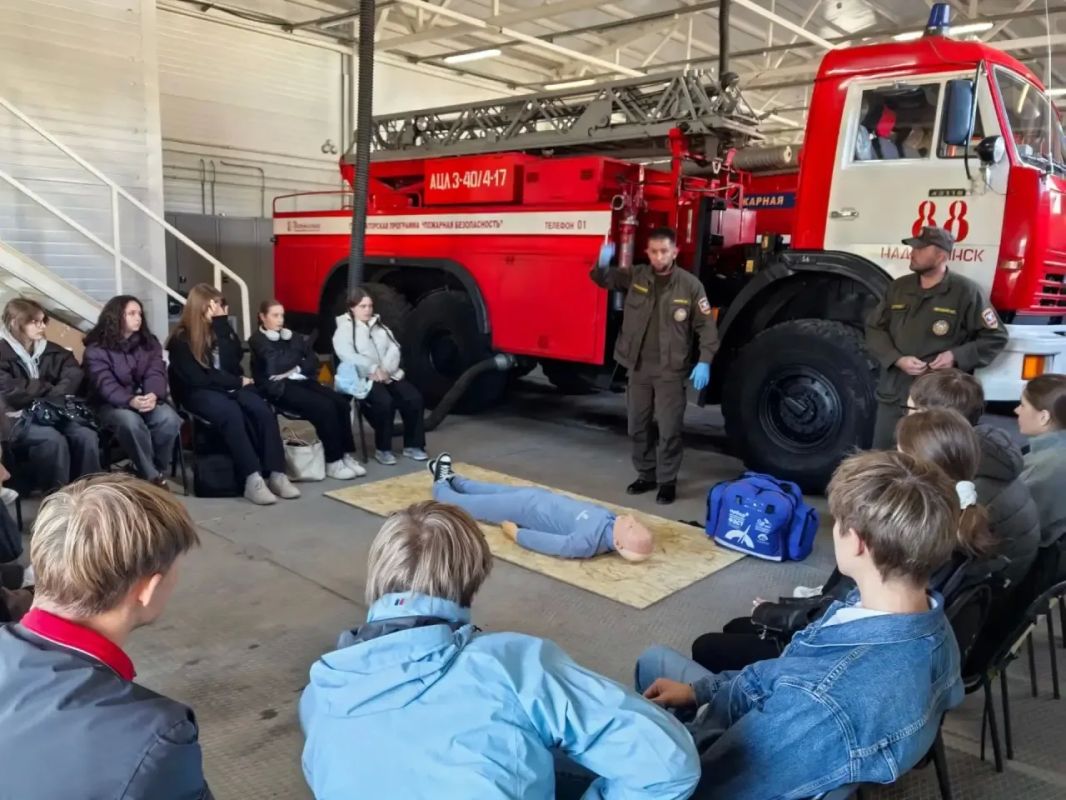«Первая помощь»: урок безопасности в пожарной части! «Первая помощь»: урок безопасности в пожарной части!