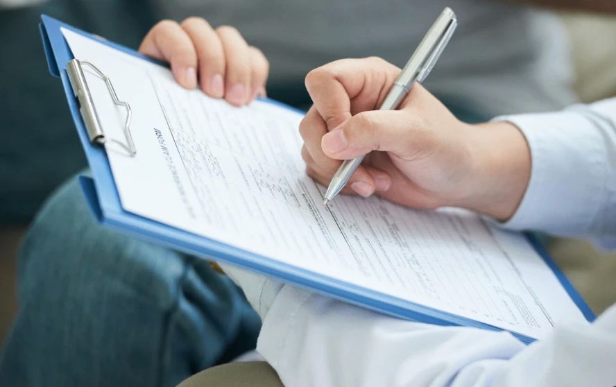 Проводится опрос о покупке товаров первой необходимости