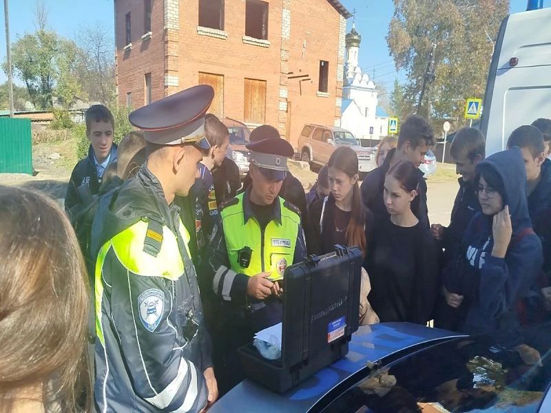 В Пограничном округе Приморья прошло профориентационное мероприятие для курсантов полицейского класса В Пограничном округе Приморья прошло профориентационное мероприятие для курсантов полицейского класса